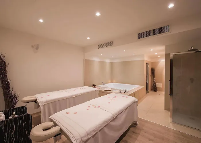Seven Park - Adults Only מלון 4*